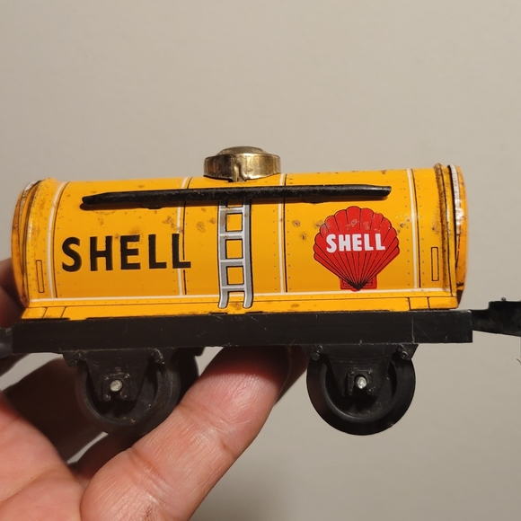 Vintage 2 Tin Litho Train Set  Red Caboose & Shell Tanker Car - Picture 8 of 10
